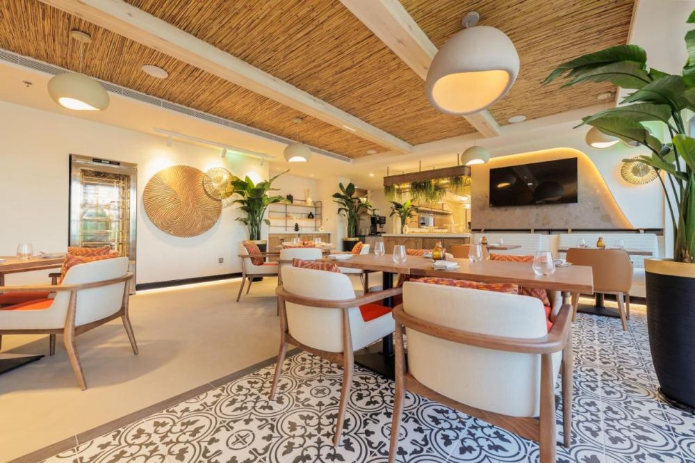 Holiday Inn Dubai Village Circle (ex. Avalon Hotel) 3*