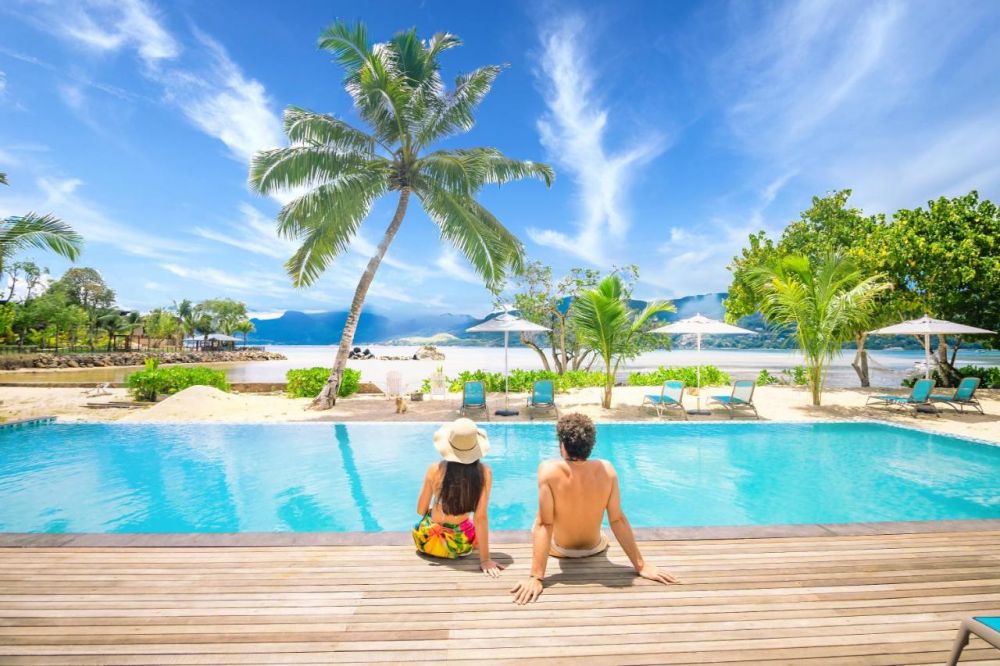 Pineapple Beach Villas (10+ only) 