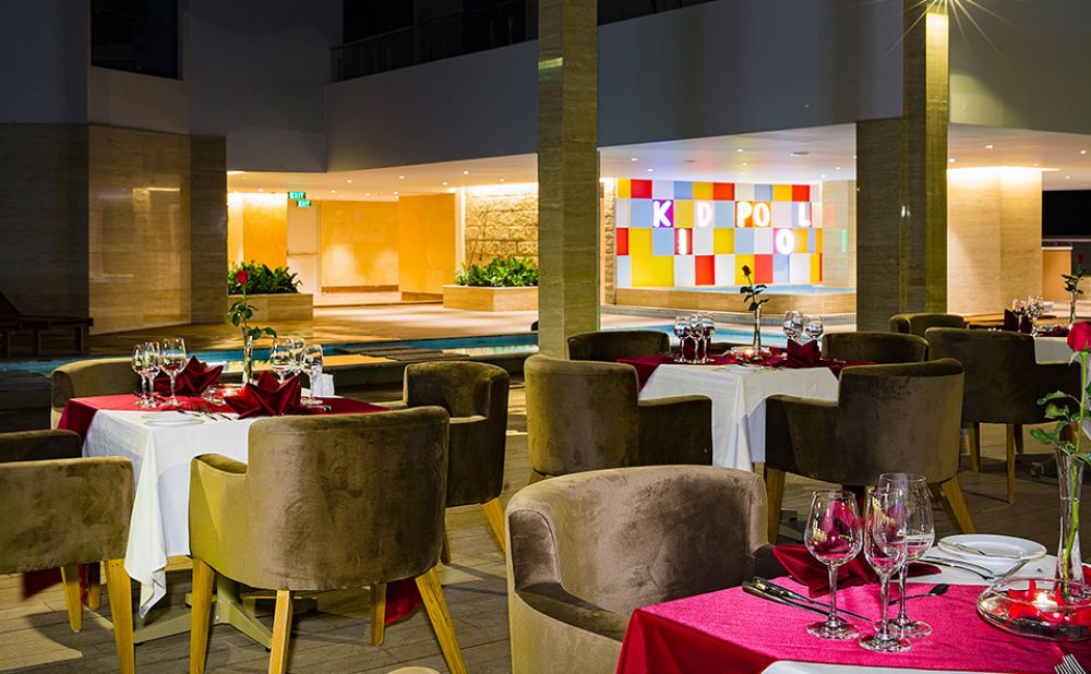 Star City Hotel & Condotel Beachfront Nha Trang 4+