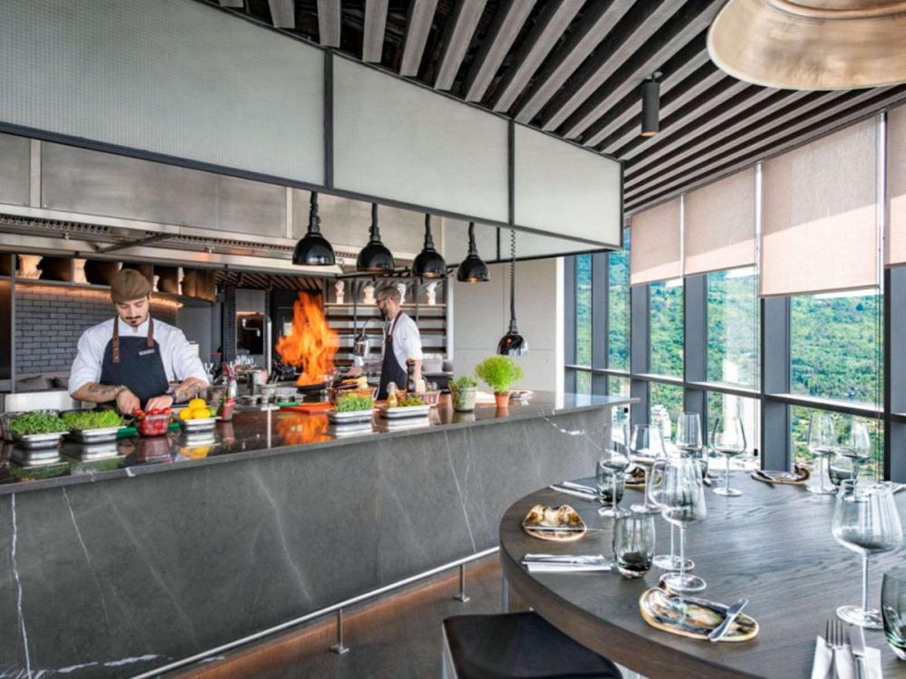 Pullman Tbilisi Axis Towers 5*