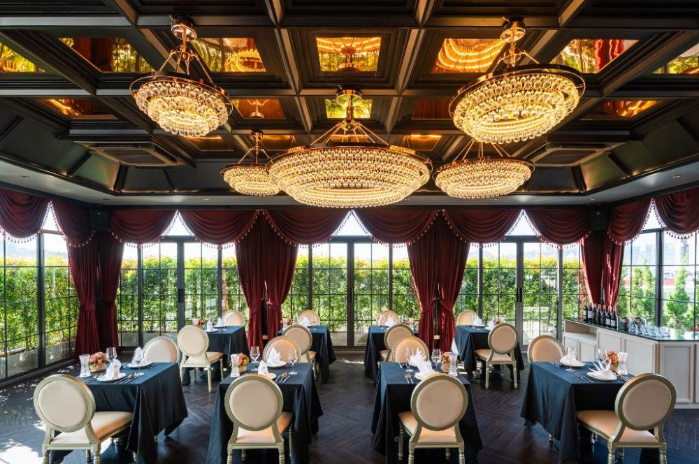 Chateau Du Village 4*