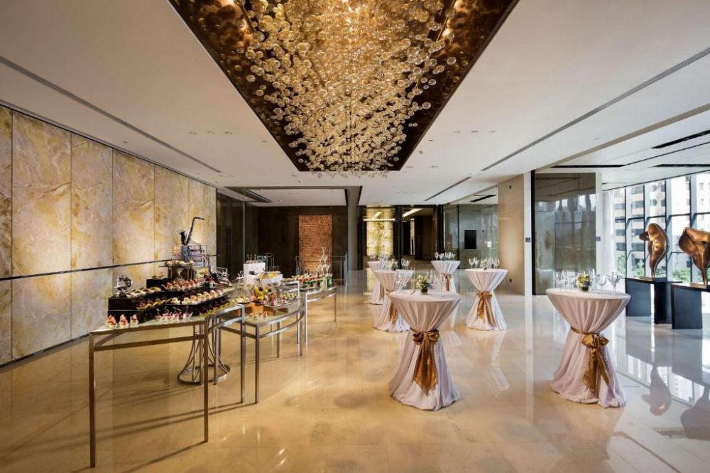 Hilton Guangzhou Tianhe 5*