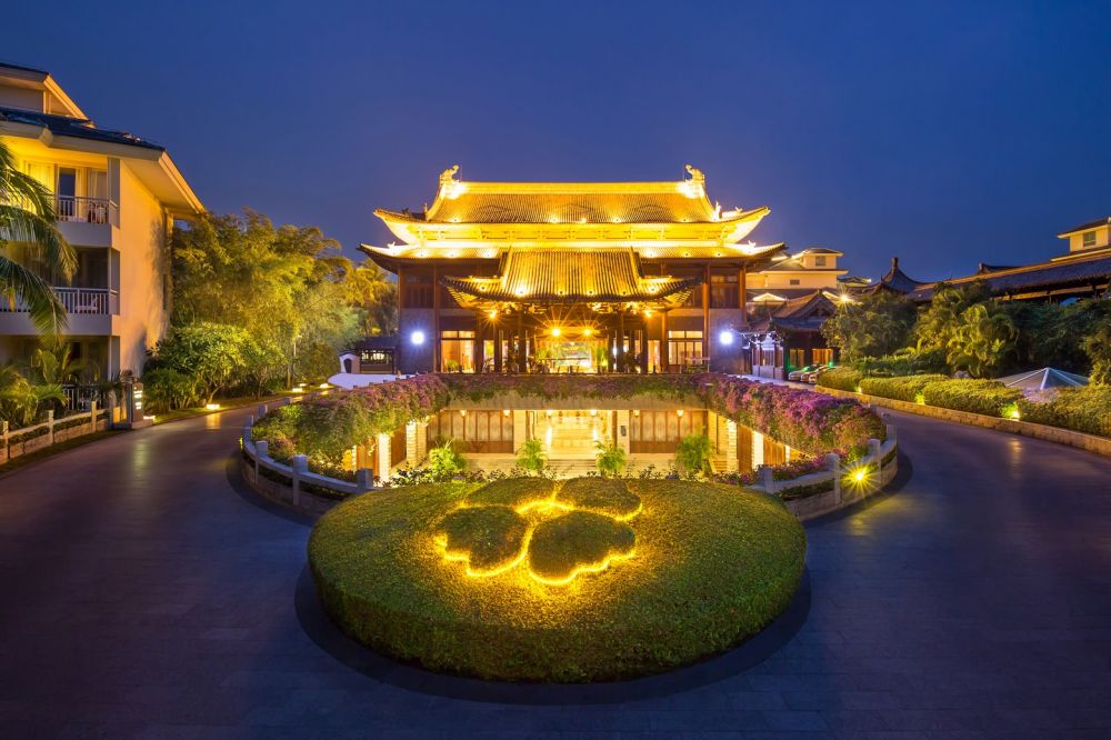 Swissotel & Grand Mercure Sanya Yalong Bay 5*