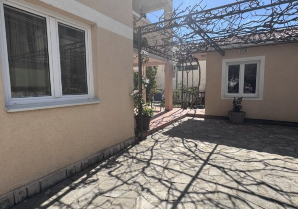 Stevan Apartments 3*