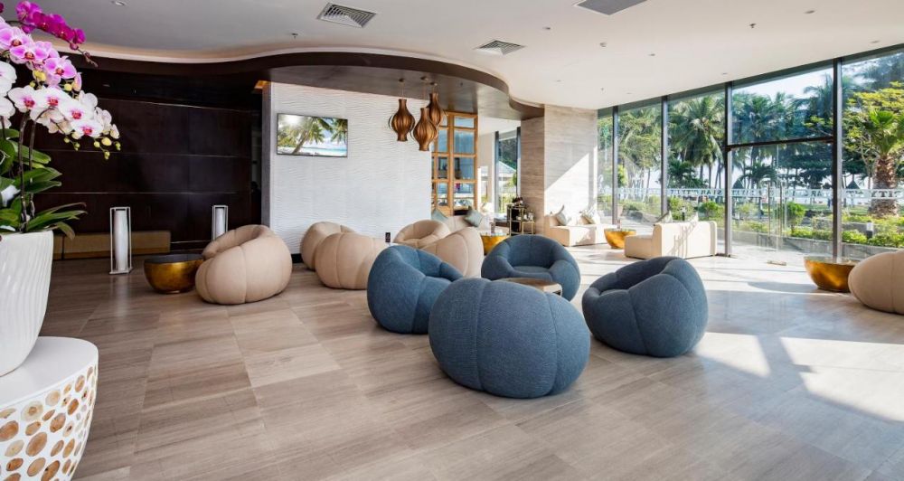 Star City Hotel & Condotel Beachfront Nha Trang 4+