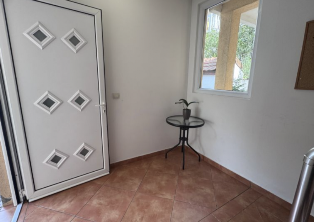 Stevan Apartments 3*
