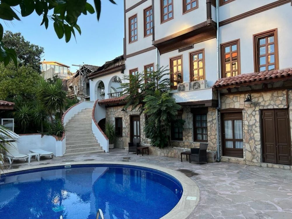 Argos Hotel 