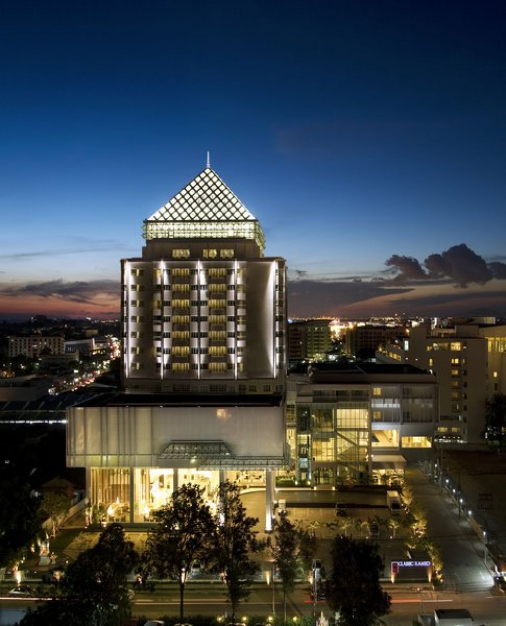 Classic Kameo Hotel 4*