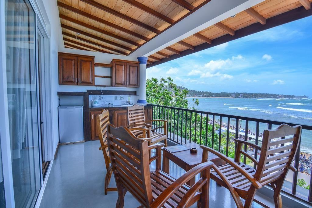 Wave Beach Unawatuna 3*