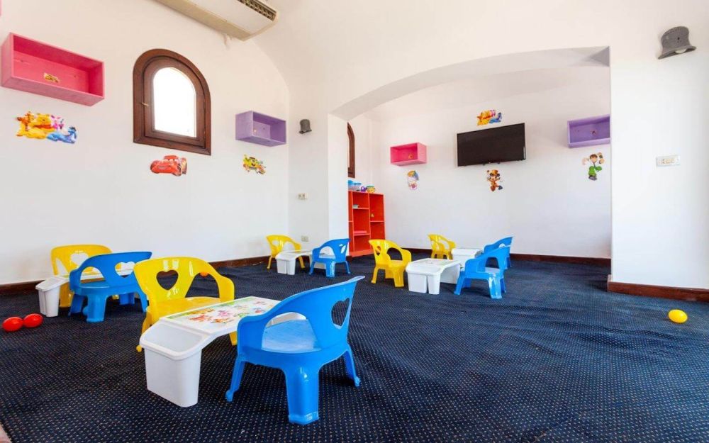 Club Reef Hotel 4*