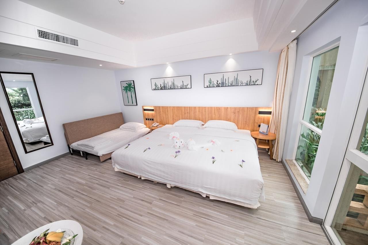 Cactus Resort Sanya 4*