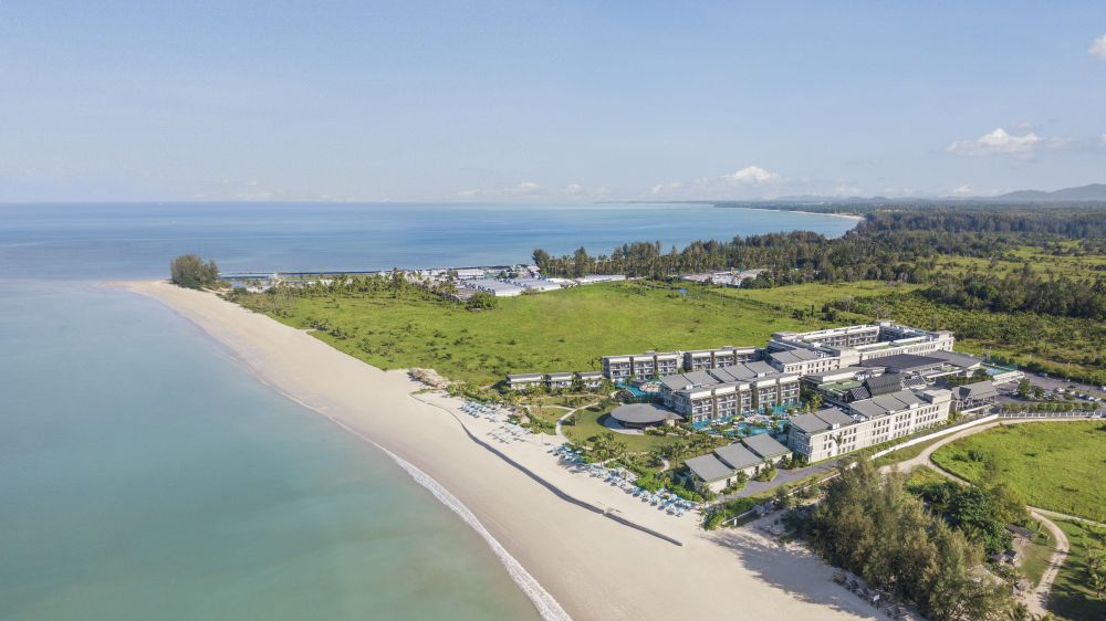 Le Meridien Khao Lak Beach 5*