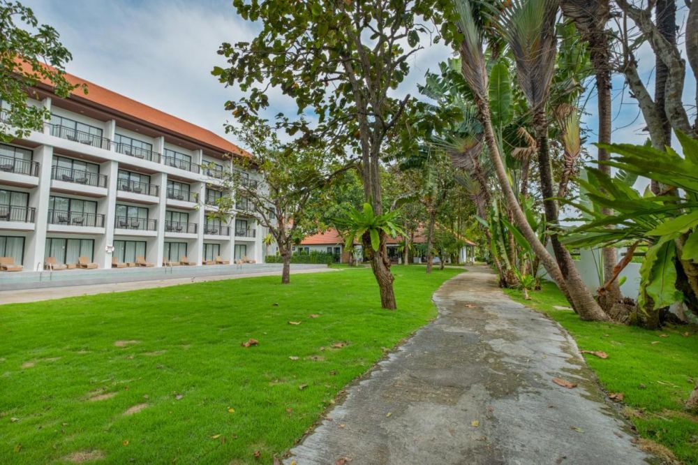 Estella Mai Khao Beach Resort (ex. D Varee Mai Khao Beach Resort) 4*