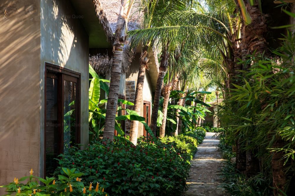 M Village Tropical 4*