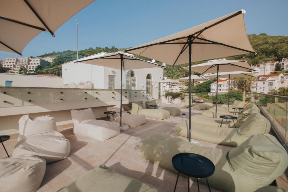 Infinity Hotel & More 4*