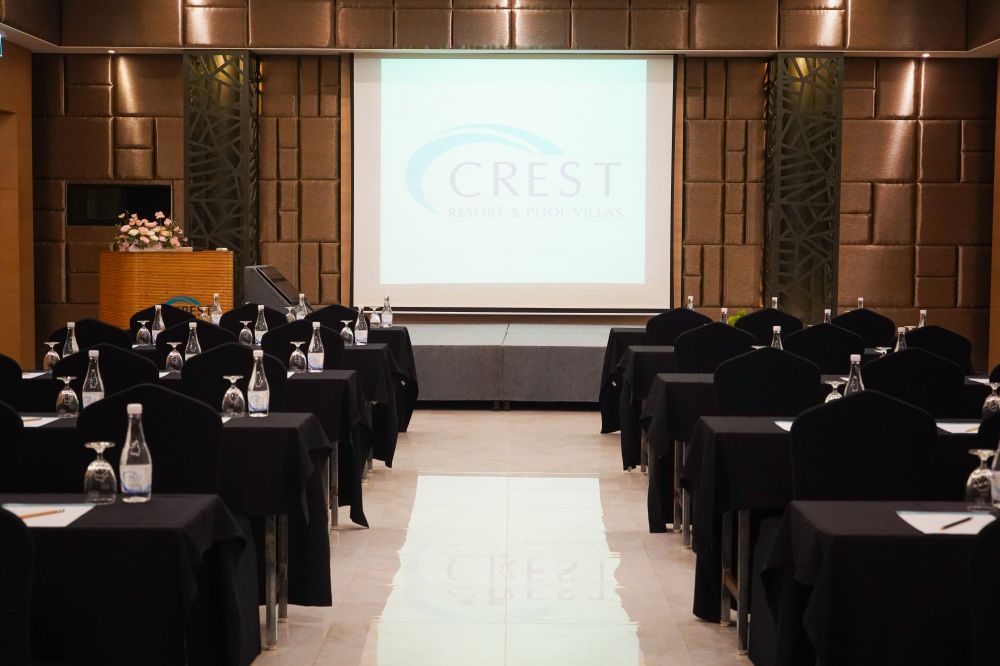 Crest Resort & Pool Villas 5*