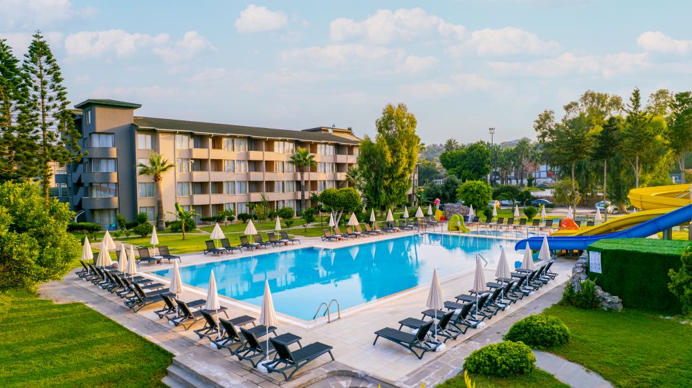 Senza Sunset Beach Hotel 5*