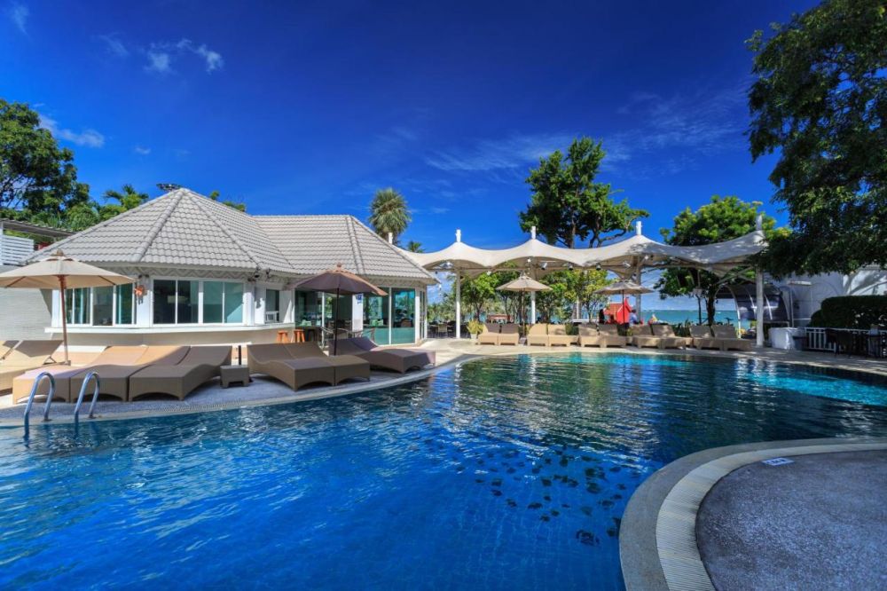 D-Beach Pattaya Discovery Beach Hotel 4*