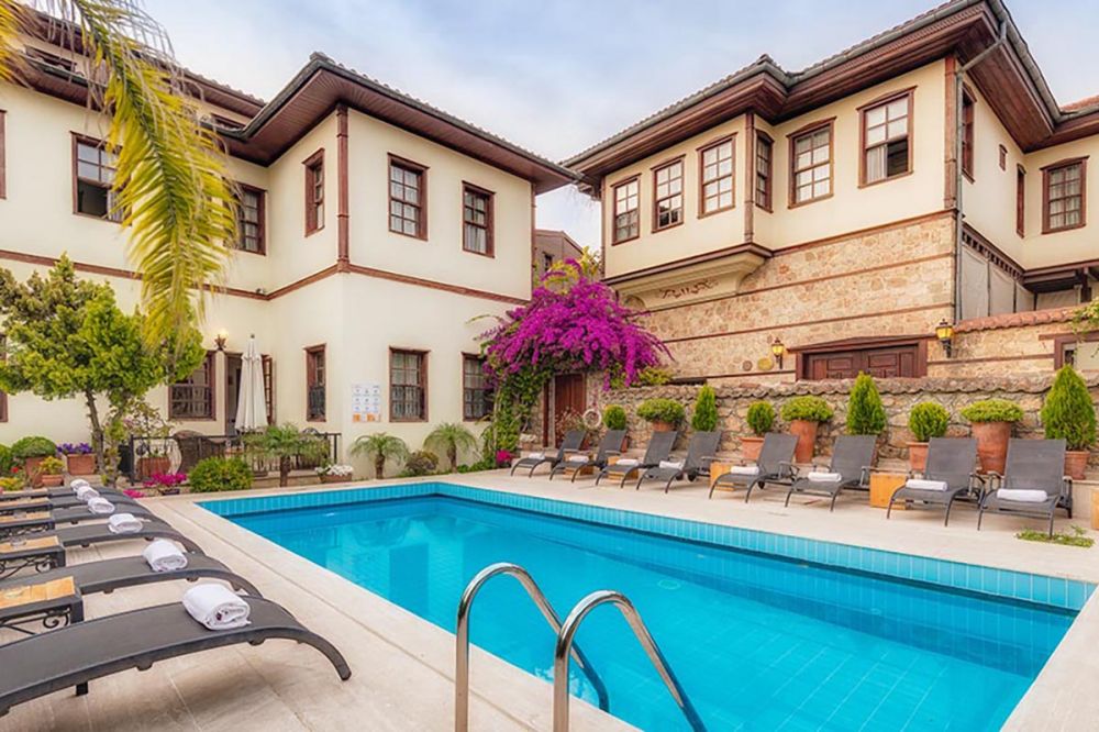 Tuvana Hotel 