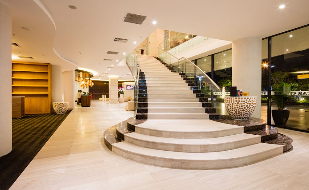 Star City Hotel & Condotel Beachfront Nha Trang 4+