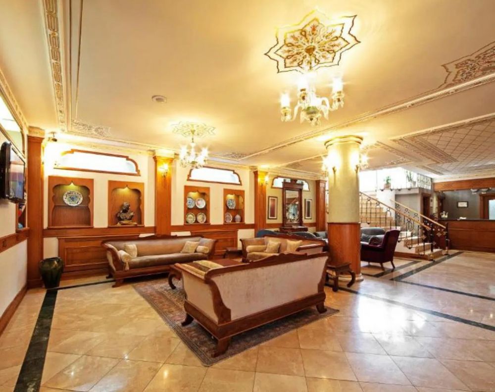 Azade Premier 4*