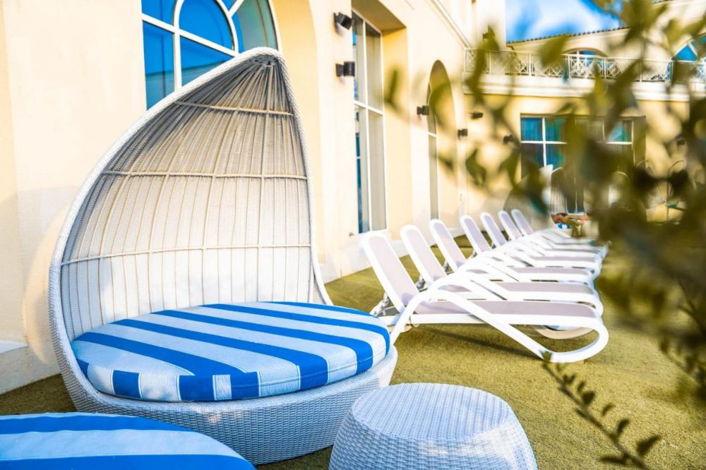 Millennium Lakeview Hotel (ex. Copthorne Lakeview Hotel) 4*