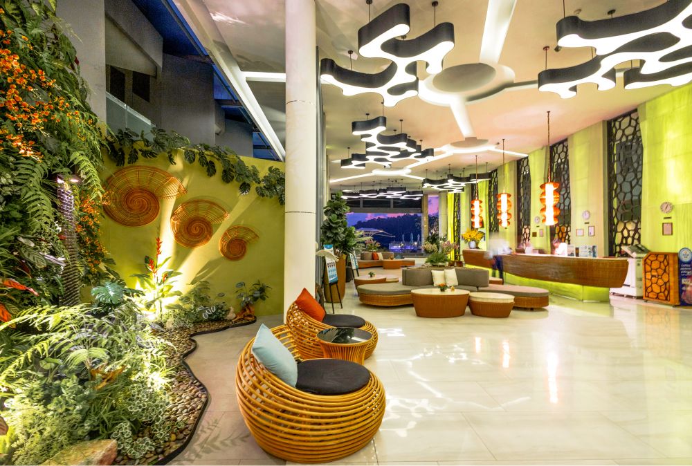 Crest Resort & Pool Villas 5*