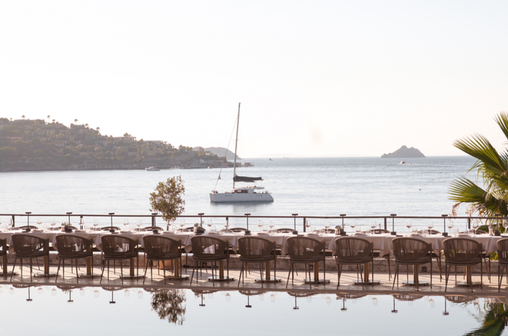Ruins Luxury Resort (Only 10+) 