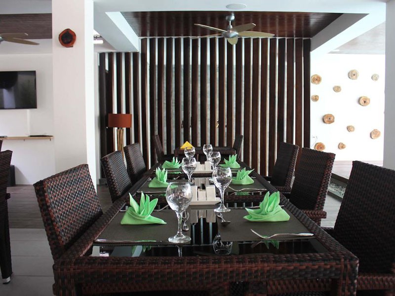 Kue Hotels (ex. Aquzz Maafushi) 