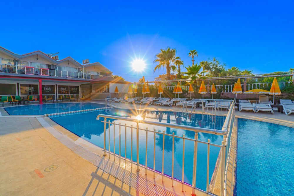 Sayanora Hotel 3*