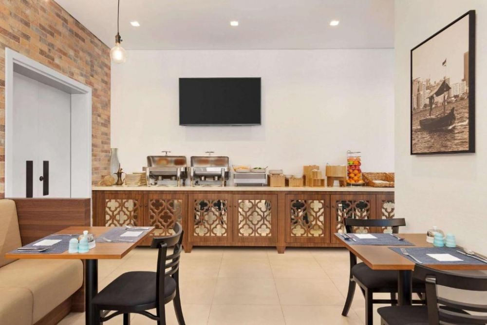 Ibis Styles Dubai Gold District (ex. Super 8 by Wyndham Dubai) 2*