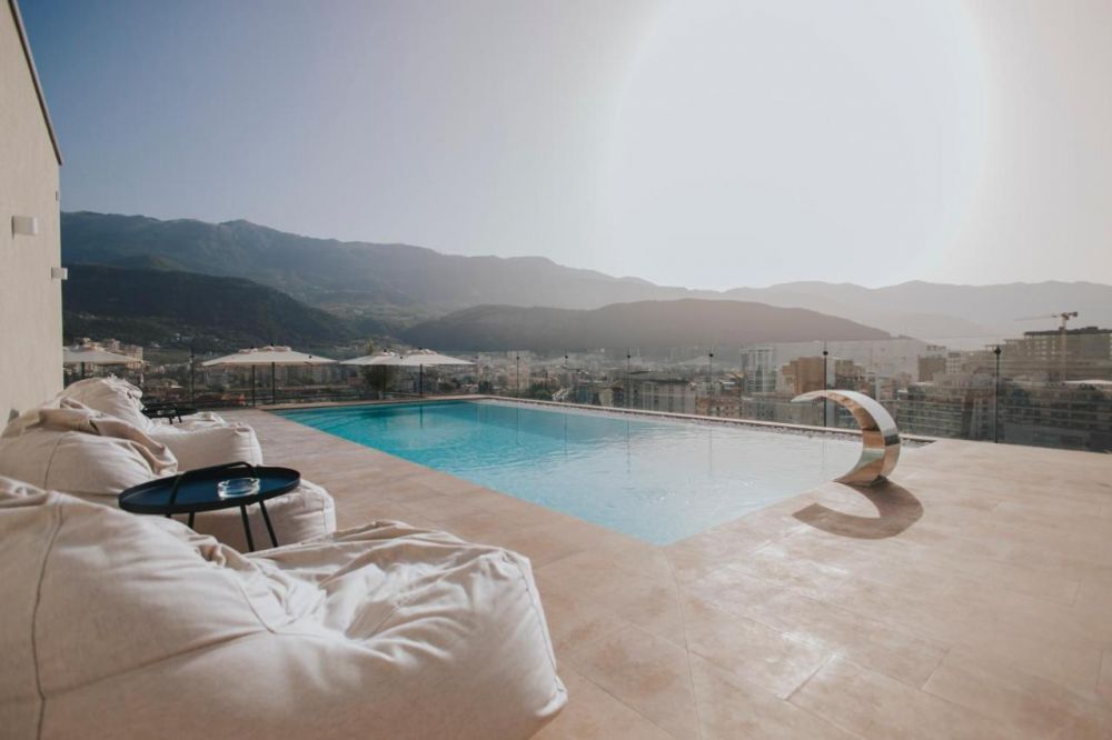 Infinity Hotel & More 4*