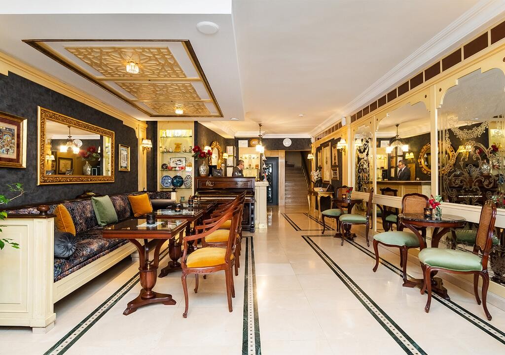 1207 Hotel (Ex. Alzer Hotel) 4*