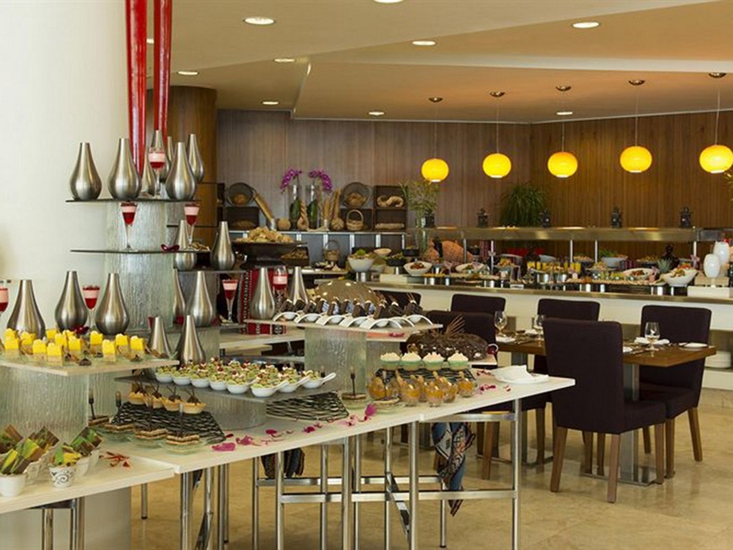 Yas Plaza Mangroves by IHG (ex. Radisson Blu Abu Dhabi Yas Island) 5*