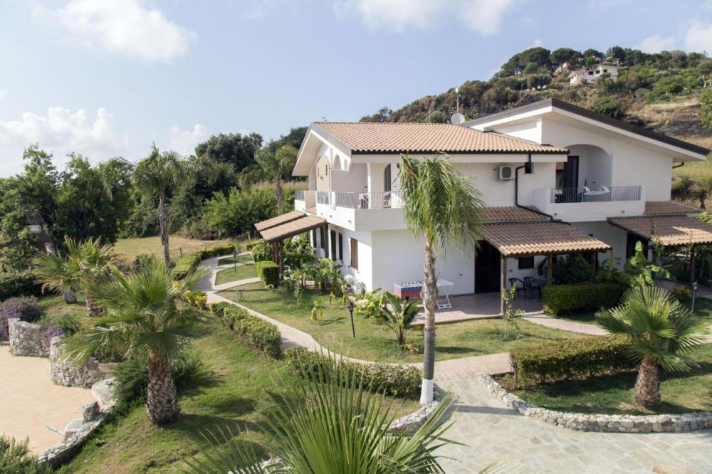 Luzia Agriresort 3*