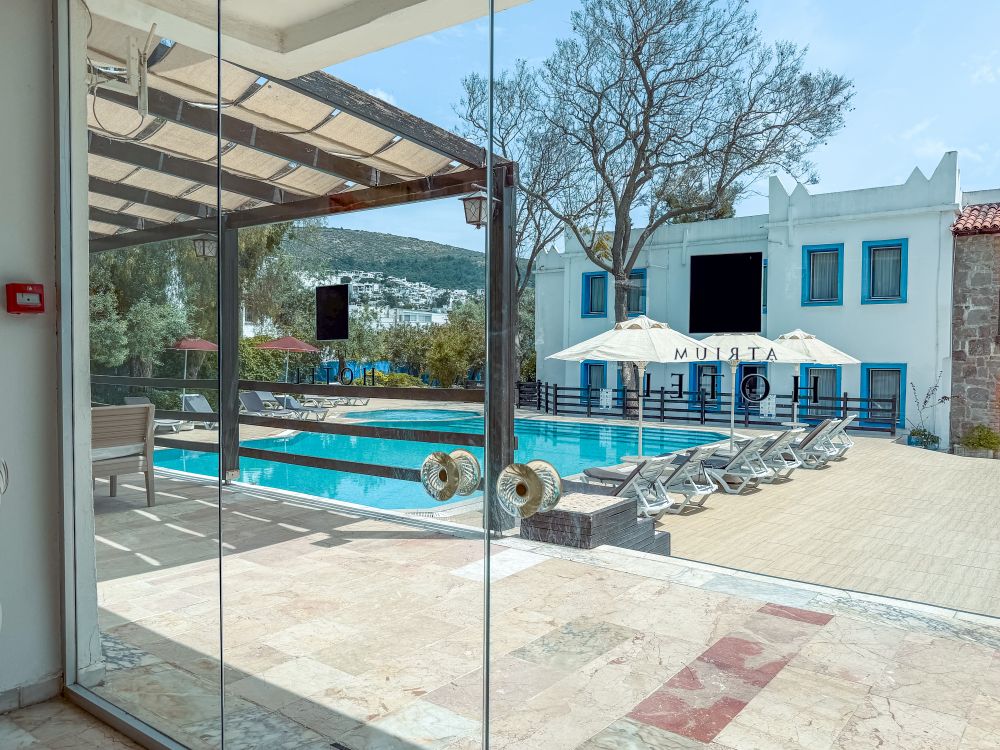 Atrium Hotel 3*