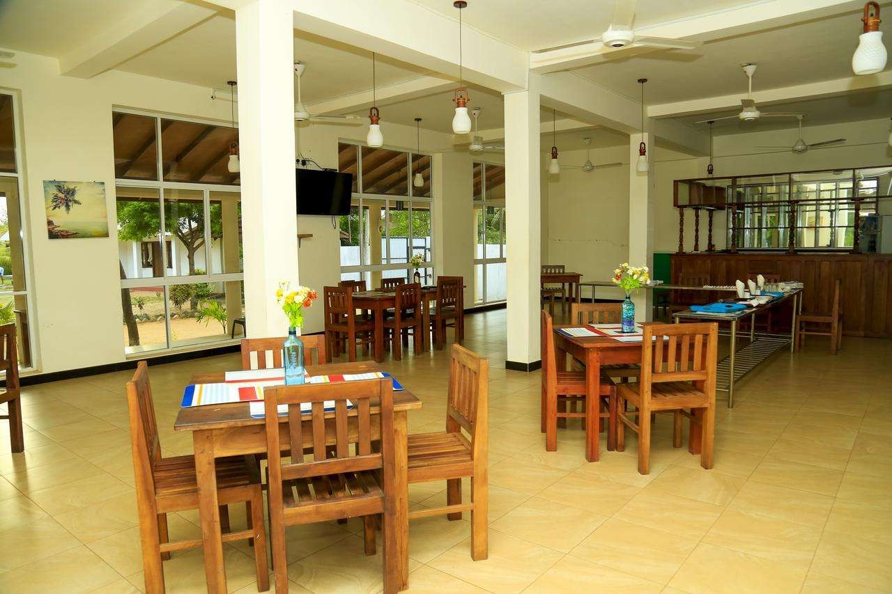 Palm Beach Nilaveli 2*