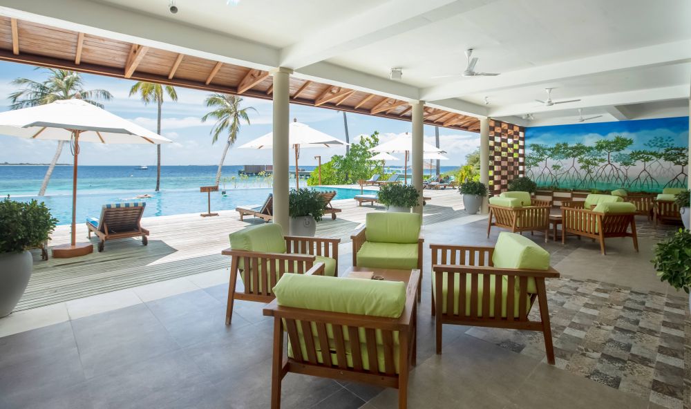 Reethi Faru Resort 4*