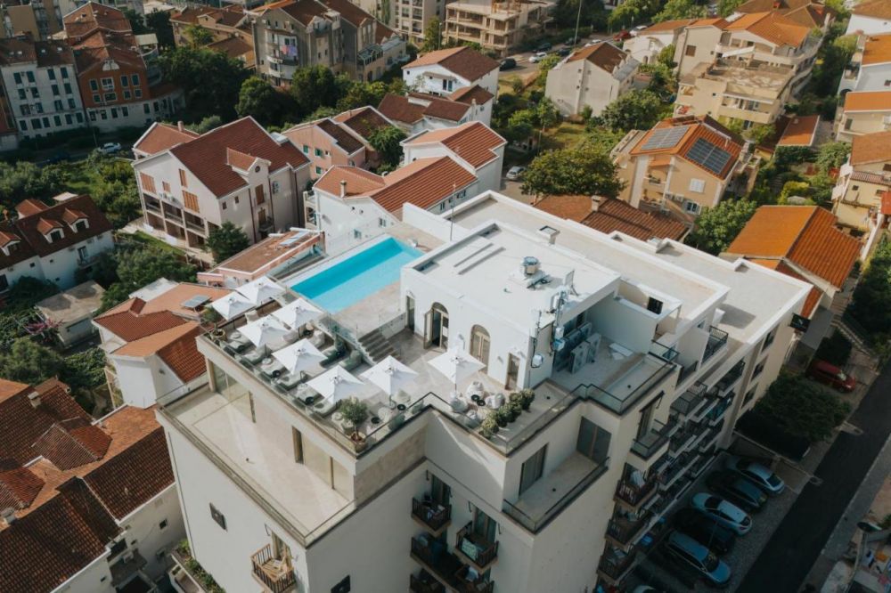 Infinity Hotel & More 4*