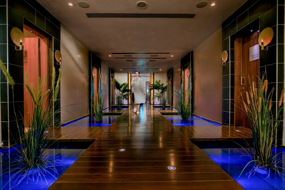 Amathus Beach Hotel 5*