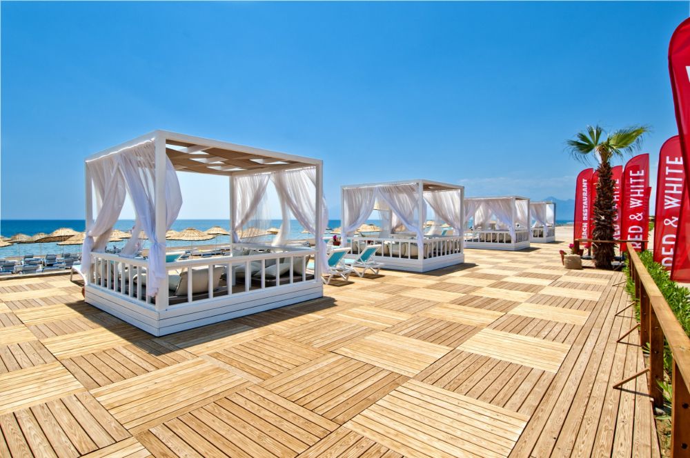 Holiday Inn Antalya Lara 4*