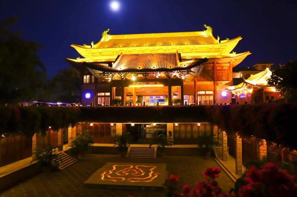 Swissotel & Grand Mercure Sanya Yalong Bay 5*