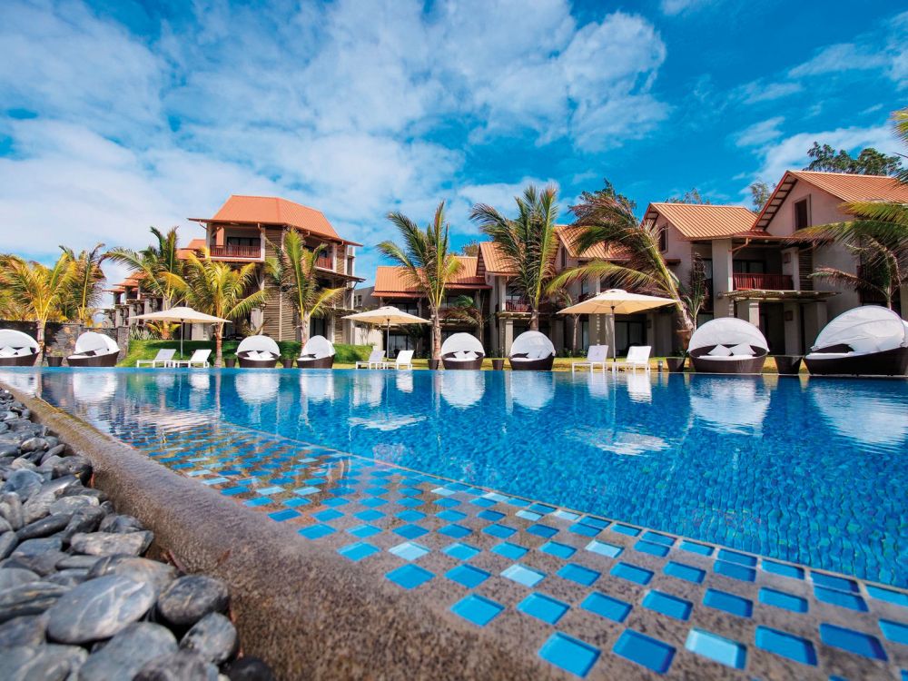 CRYSTALS Beach Resort Belle Mare BY RADISSON (ex. Maritim Crystals Beach Hotel) 4*