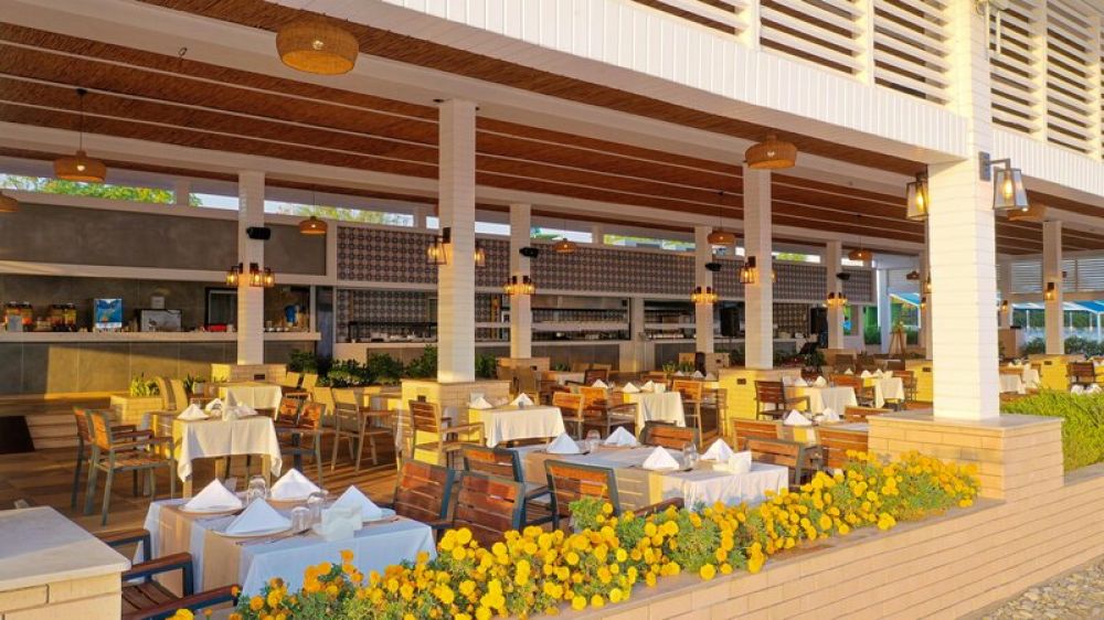 Crystal Admiral Aqua Collection (ex. Crystal Admiral Resort Suites & Spa) 5*