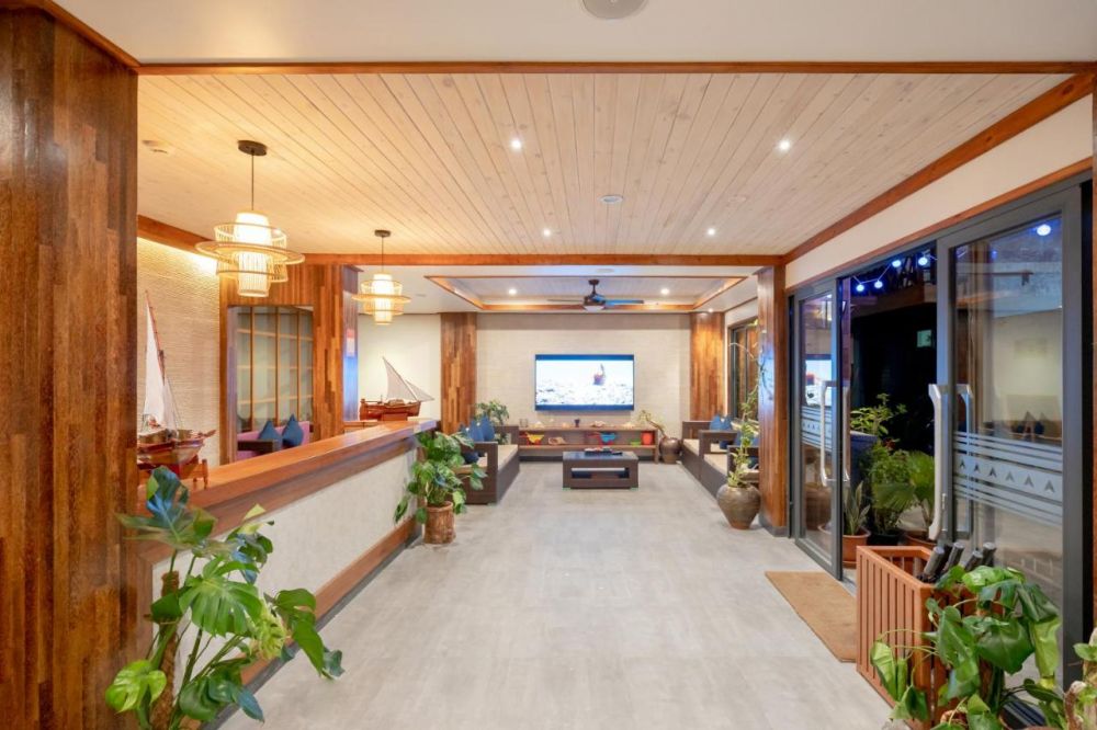 Ayala Ocean View 2*
