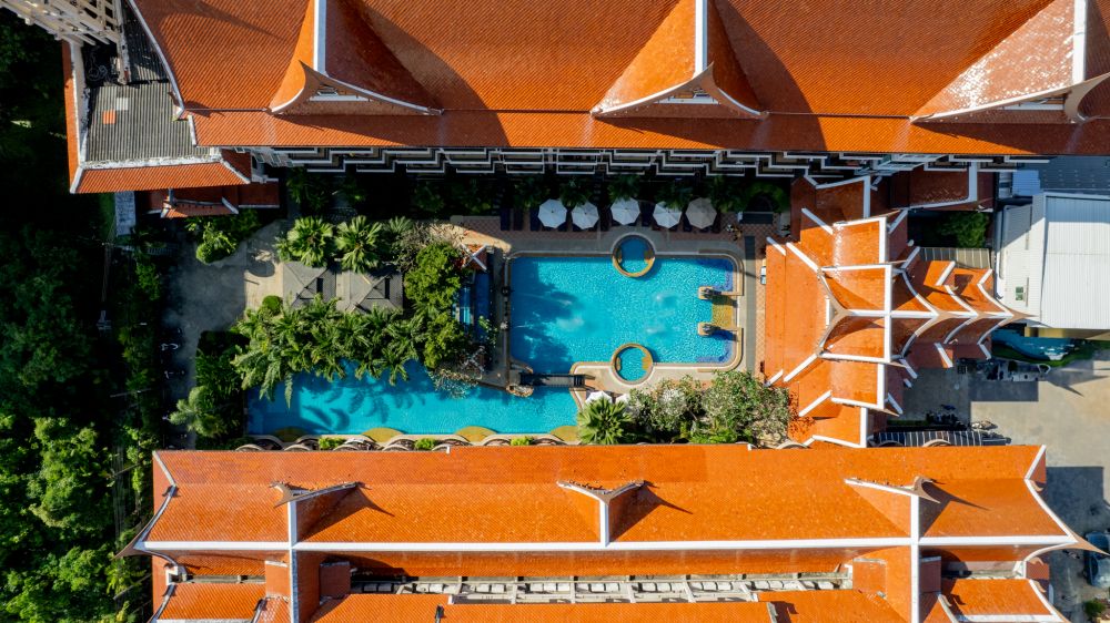 Nipa Resort 4*