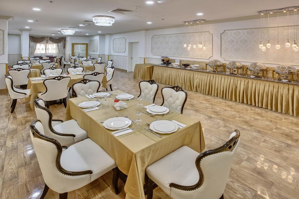 Royal Hotel Sharjah 3*