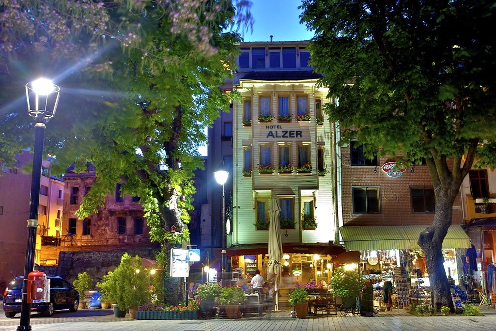 1207 Hotel (Ex. Alzer Hotel) 4*