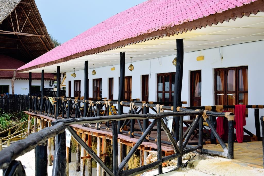 Amaan Beach Bungalows 3*
