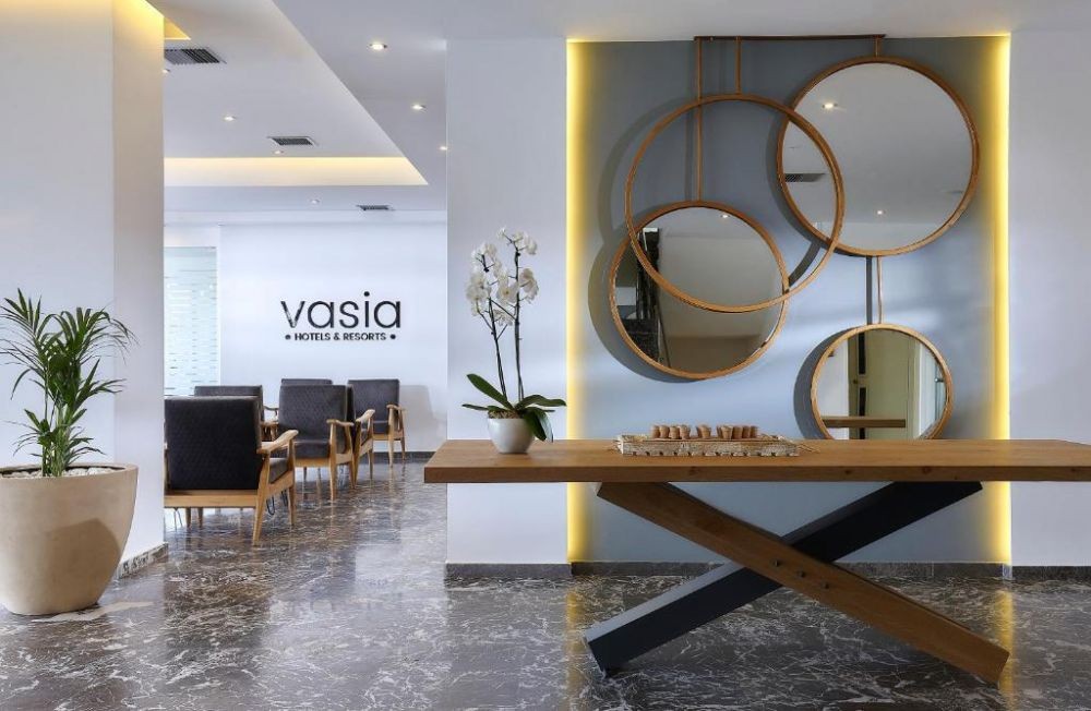 Vasia Royal Hotel 4+